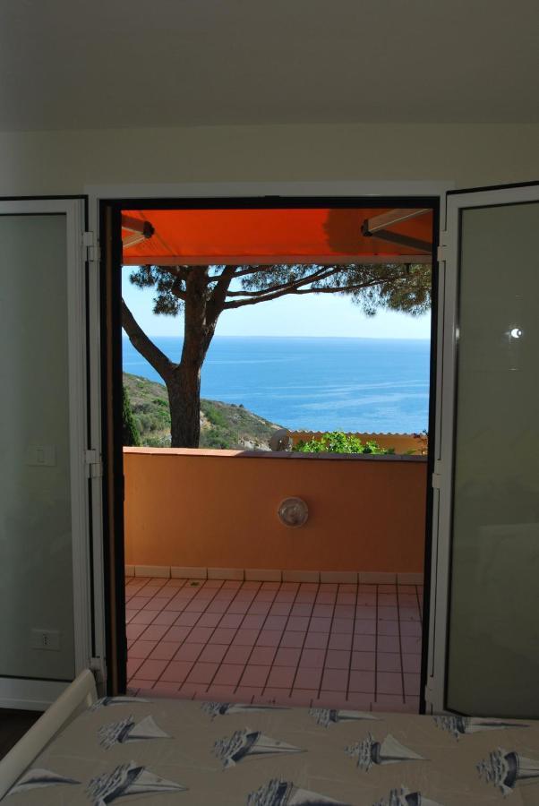 Grotta Azzurra Apartment - Cavoli - Terrazza Vista Mare, Clima E Parcheggio San Piero in Campo  ภายนอก รูปภาพ