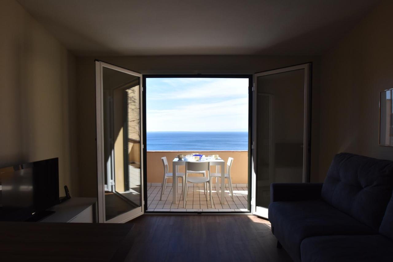 Grotta Azzurra Apartment - Cavoli - Terrazza Vista Mare, Clima E Parcheggio San Piero in Campo  ภายนอก รูปภาพ