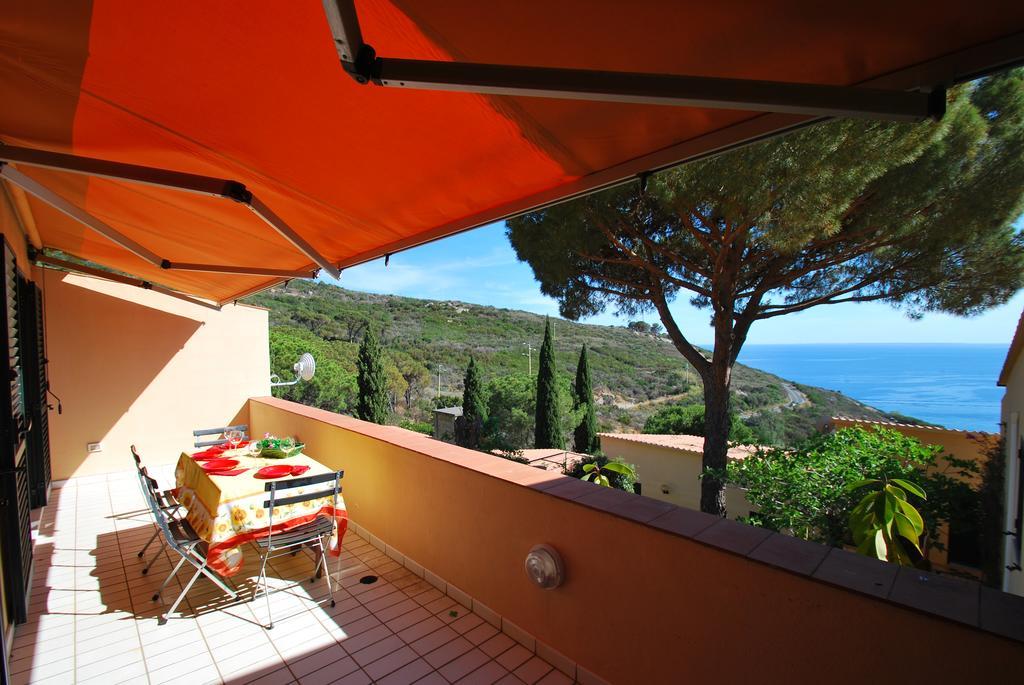 Grotta Azzurra Apartment - Cavoli - Terrazza Vista Mare, Clima E Parcheggio San Piero in Campo  ภายนอก รูปภาพ